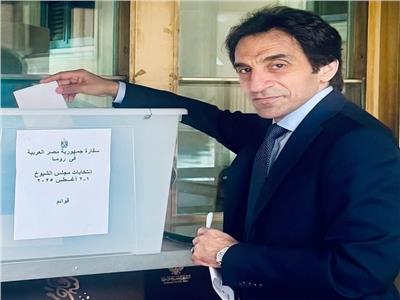 بسام راضي يدلي بصوته في انتخابات مجلس الشيوخ 20250 بإيطاليا