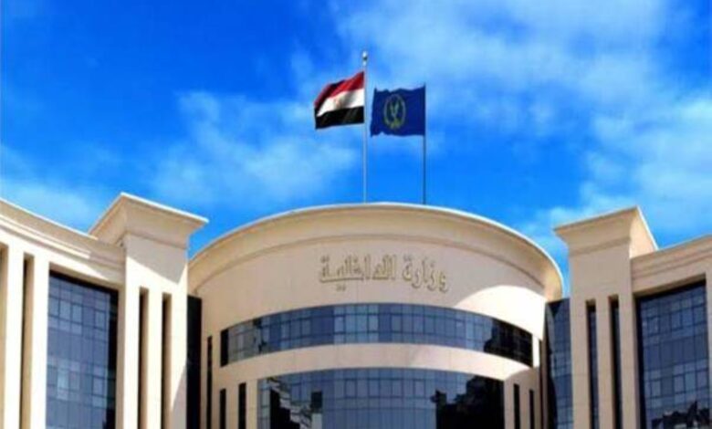 الأجهزة الأمنية تلاحق مشاهير «تيك توك » بتهم خدش الحياء