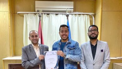 عميد كلية الطب البيطري يكرّم الطلاب المتميزين في مسابقة الطالب المثالي