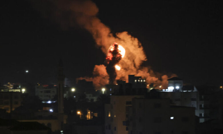 جيش الاحتلال يستهدف عنصرًا من «حزب الله» جنوب لبنان