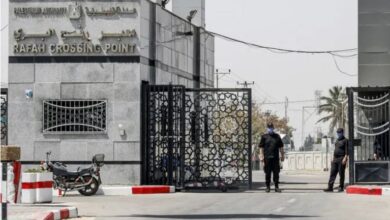 إسرائيل توافق على فتح معبر رفح بشكل محدود لعبور الأفراد فقط