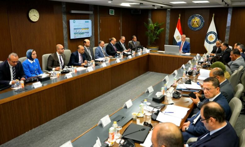 قطاع البترول يكثف الجهود لتوطين صناعة منتج PVC المستخدم في الوثائق المؤمنة