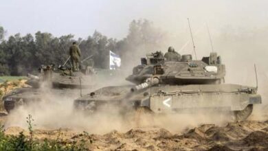 إعلام لبناني: دبابة إسرائيلية تطلق النار على قوة للجيش جنوب الخيام وغارة بطائرة مسيّرة شرق البلاد