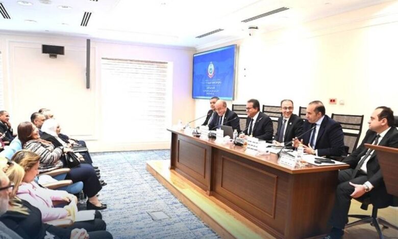 الحكومة تستعرض خطة تطوير القطاع الصحي وفق رؤية مصر 2030