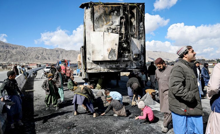 بلوشستان تشتعل.. تشويش الاتصالات ووقف القطارات بعد هجمات دموية تحصد 193 قتيلاً في باكستان