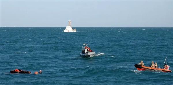 الحرس الثوري الإيراني يبدأ مناورات عسكرية في مضيق هرمز عشية محادثات جنيف