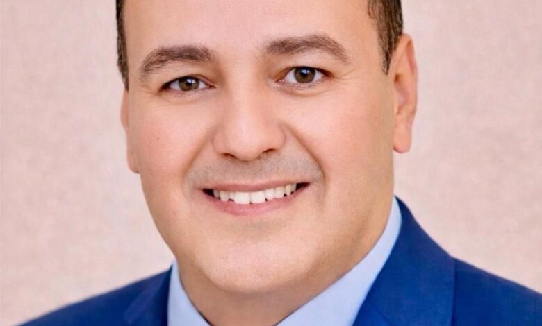 الدكتور عادل اليماني يكتب: حين يرتدي الزيف عباءة البطولة.. مسيلمة الكذاب والباز أفندي نموذجًا