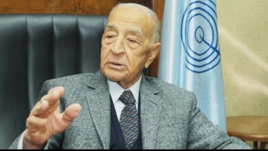 رحيل شيخ الإذاعيين.. فهمي عمر مسيرة مهنية صنعت تاريخ الإذاعة المصرية