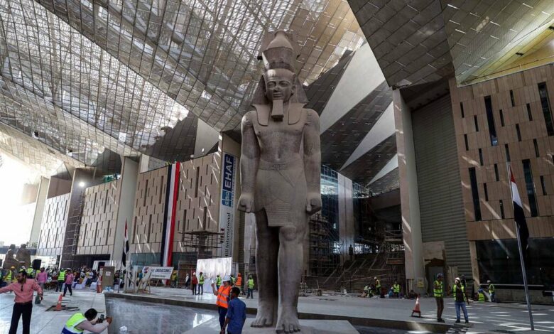 أعلنت وزارة السياحة والآثار، أنه تم تشكيل غرفة عمليات مركزية بالمجلس الأعلى للآثار والانتهاء من كافة التجهيزات بالمواقع الأثرية والمتاحف المصرية