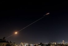 سقوط قنابل عنقودية من صاروخ انشطاري إيراني جنوب تل أبيب