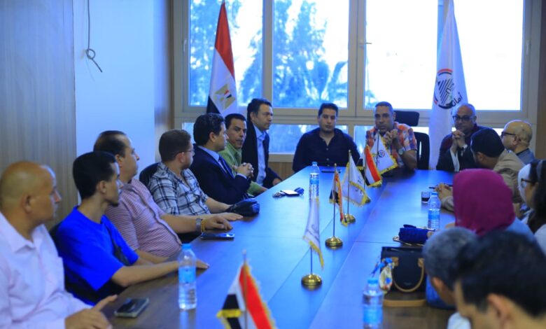 "الجبهة الوطنية" يقود ثورة الذكاء الاصطناعي بسوهاج