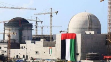 اندلاع حريق بمحيط محطة براكة النووية في أبوظبي إثر استهداف بمسيرة دون تأثير إشعاعي