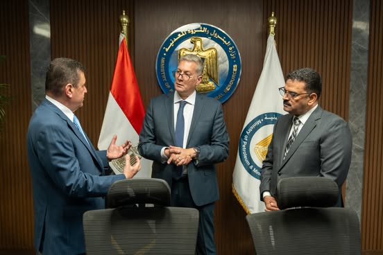 مشروع استراتيجي جديد.. البترول تدرس تحويل فوسفات أبو طرطور إلى صناعات عالية القيمة