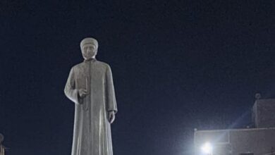 بعد ساعات من نشر "الخبر24".. إزالة اللافتات التي حجبت تمثال الشيخ المراغي واستجابة عاجلة من محافظ سوهاج