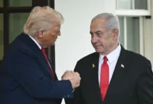 صحفي إسرائيلي يهاجم نتنياهو وترمب