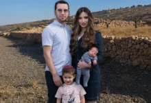 صحفي إسرائيلي يعلن انتقاله للعيش في بؤرة استيطانية بغور الأردن
