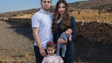 صحفي إسرائيلي يعلن انتقاله للعيش في بؤرة استيطانية بغور الأردن