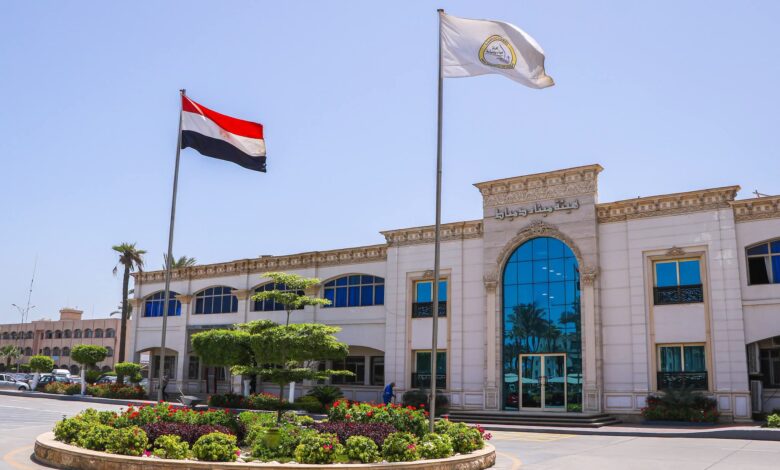 ميناء دمياط يستقبل ويغادر 13 سفينة خلال 24 ساعة.. وتداول أكثر من 40 ألف طن بضائع