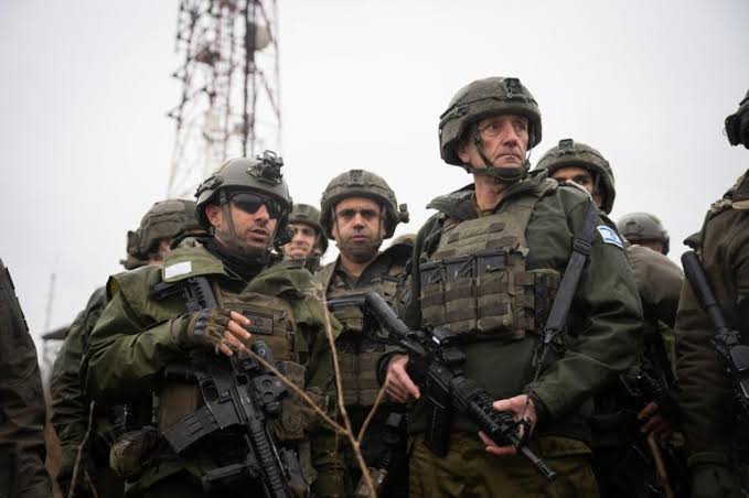 جيش الاحتلال يلغي إجازات الجنود ويعزز قواته في الضفة
