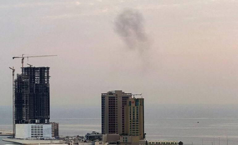 أمريكا تضرب إيران.. وطهران ترد باستهداف البحرين والأردن وناقلتين إماراتيتين