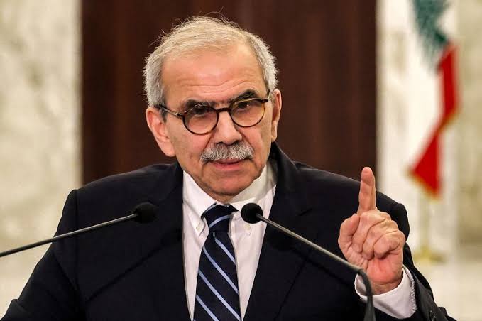 نواف سلام: دعم صمود أهالي القرى الحدودية أولوية وطنية